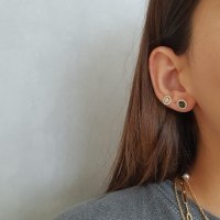 עגילי ספיר כחול כהה ויהלומים עגילי ספיר ויהלומים צמודים