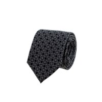 עניבה קלאסית בשיבוץ קטן