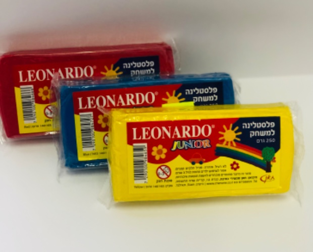 פלסטלינה למשחק בגוונים שונים