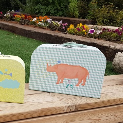 מזוודת קרטון קרנף