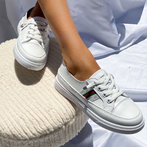 נעלי סניקרס לנשים - וויסקונסן