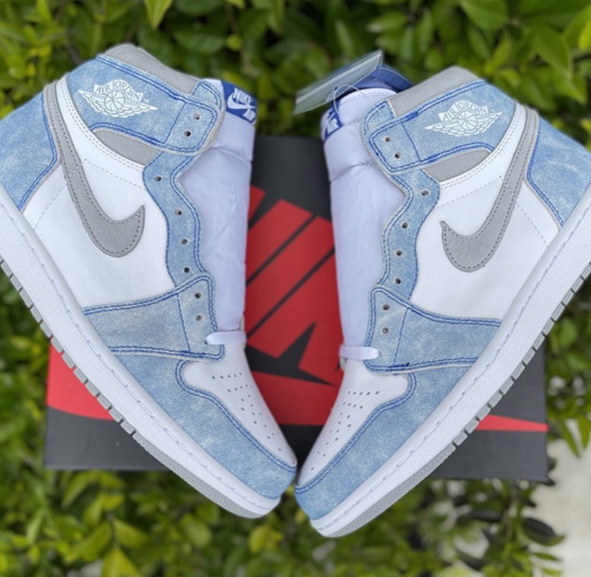nike air jordan 1 high hyper royal