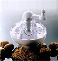 טוחן אגוז מוסקט ותבלינים