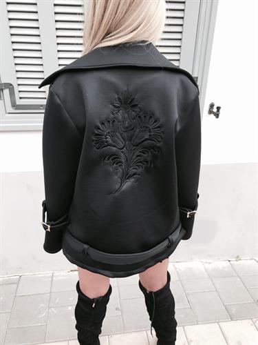 מעיל  ריקמה שחור