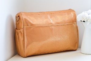 סט תיק החתלה גולד גליטר דגם שייני