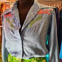 חולצת כותנה מכופתרת ורקומה מידה S/M