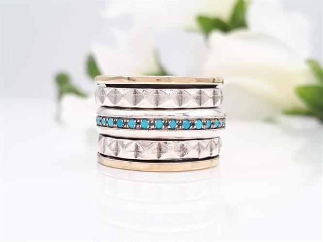 R-07 טבעת מסתובבת - משובצת אבני טורקיז עשויה כסף ושילוב זהב 14K