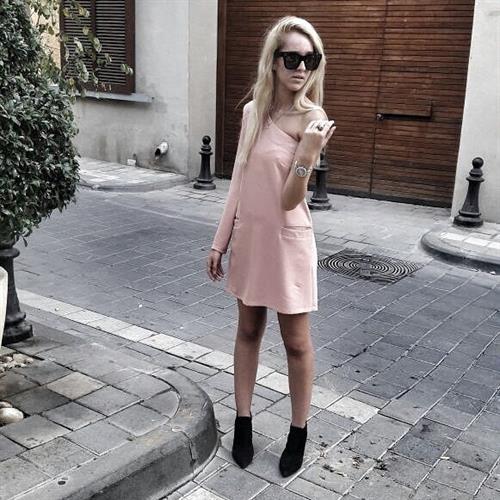 שמלת כתף פודרה