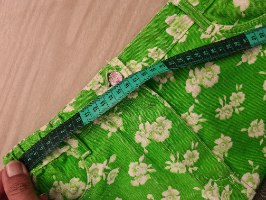 חצאית ג'ינס ירוקה פרחונית מידה S