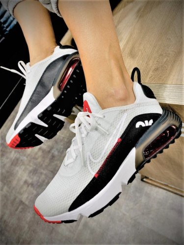 נעלי נשים NIKE AIR MAX 2090 צבע לבן/שחור/אדום