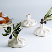 סביבון כד קטן לבן  - סביבון מקרמיקה וגם אגרטל