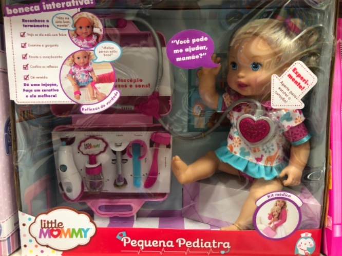 בובה עם אבזרים לרופא