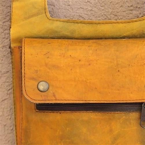 תיק צד יוניסקס מעור בצבעי חרדל וירקרק