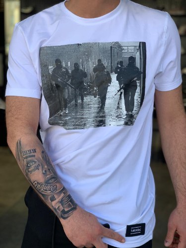 טי שרט T- AKASHI  LOGO צבע לבן