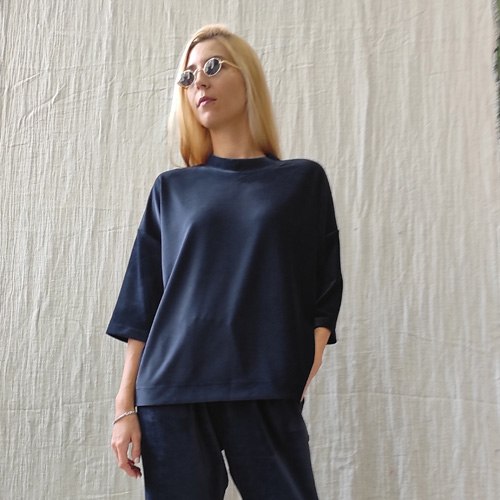 חולצת ZORA - קטיפה כחולה