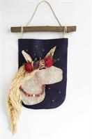 חד קרן לתליה על הקיר- ראש חד קרן פרחים בבורדו