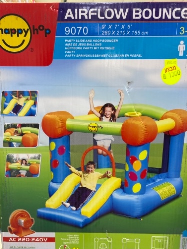 9070-מתקן קפיצה עם מגלשה