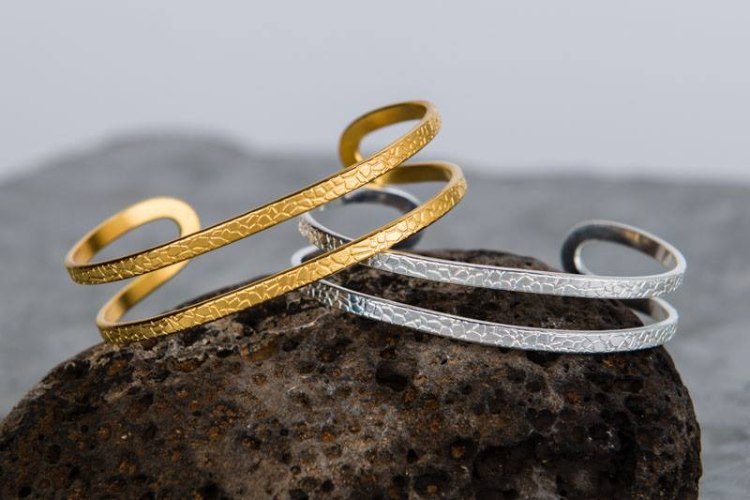 צמיד קשיח כפול מוזהב