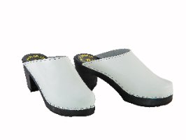 קבקבי עץ לבן לק עקב גבוה שחור ELEGANT