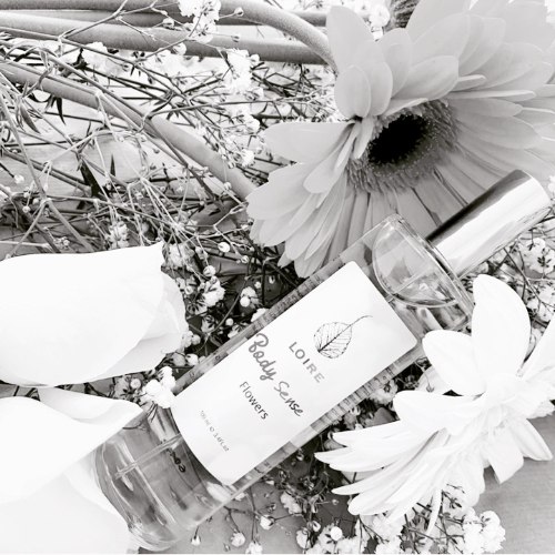 תרסיס גוף בניחוח פלאוורס 100 מ”ל LOIRE