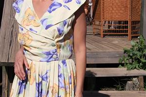 שמלת אייטיז מהודרת מידה M/L