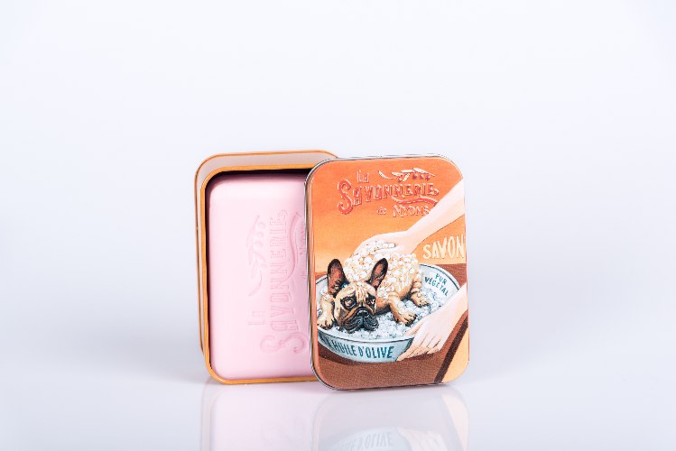 סבון בקופסת פח מלבנית מאוירת/ כלב באמבטיה