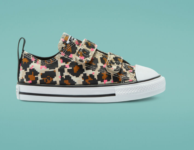 אולסטאר נמוכות עם סקוצ׳ים פיקסל מנומר - מידות 20-26