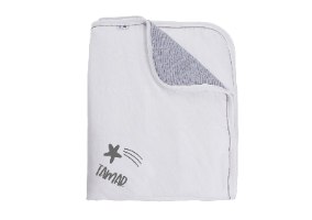 שמיכת ג'רסי דו צדדית דקה עם שם התינוק- לבן/ אפור וופל דו צדדי