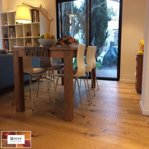 פרקט עץ אלון אירופאי מוברש בגמר לכה של חברת WICANDERS - AMORIM