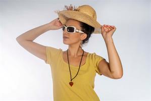 שמלה עם שרוול ומחשוף