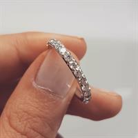 טבעת זהב 18K משובצת יהלומים 1.70 קראט