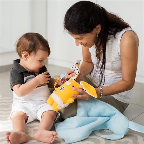 קרן שמש, תרגול מוטוריקה עדינה וקשר עין יד