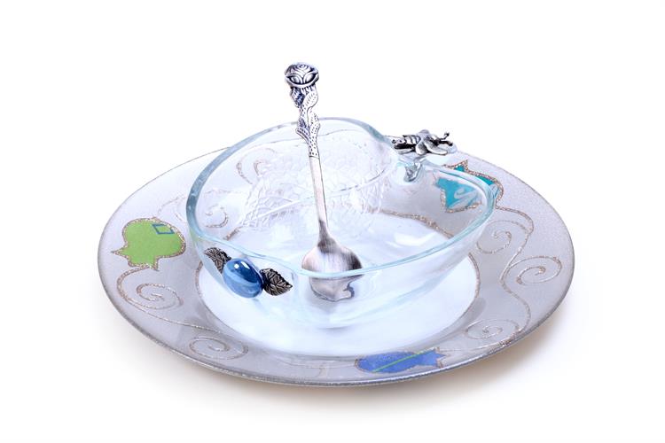 מגש ראש השנה בצורת תפוח ועיטור רימונים