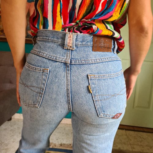 ג'ינס כחול משופשף מידה S