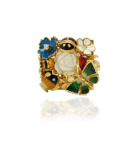 טבעת זהב לאישה עם זרקון ומלאת נוכחות