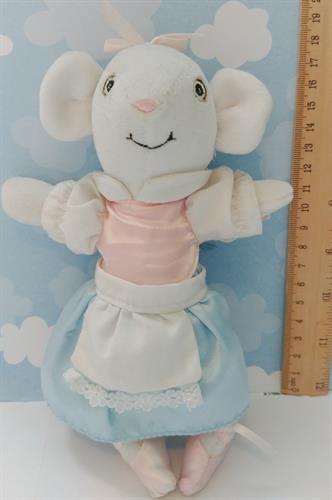 אנג'לינה בלרינה, בובת עכברונת בלרינה מהסדרה האהובה