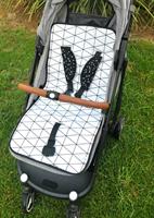 סט מזרן לעגלה שחור-לבן