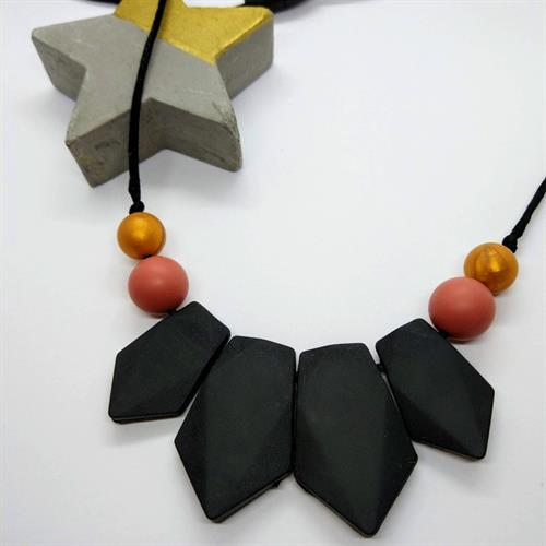 שרשרת סיליקון- חץ חמרה