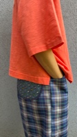 מכנסיים מדגם נור עם דוגמה של משבצות בצבעים של כחול