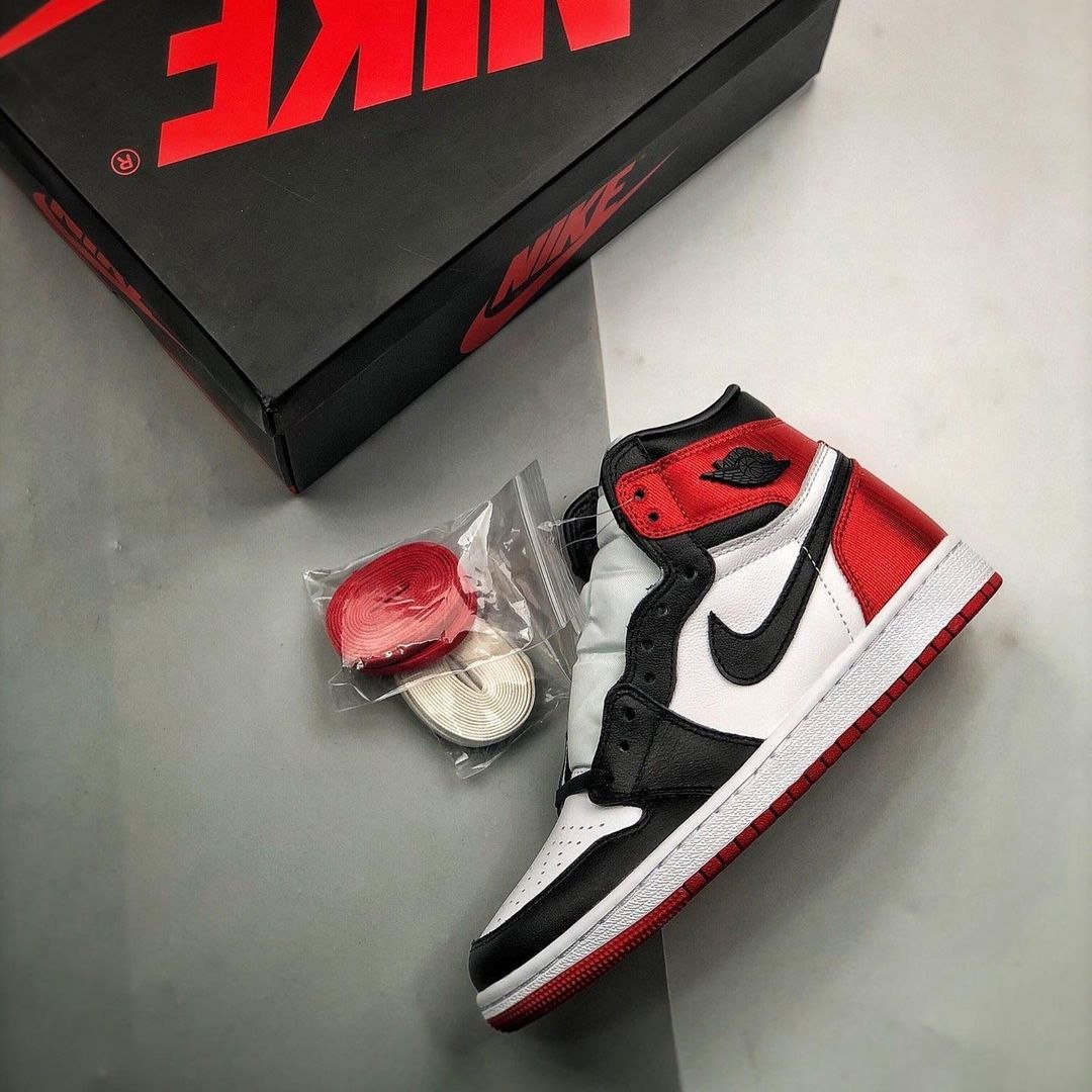 jordan 1 retro high satin black toe mens