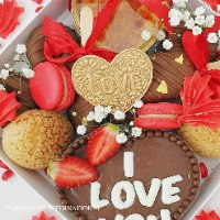 תבנית טופר מסגרת לב גדולה 10 ס"מ עם כיתוב בולט LOVE | טופר לעוגת יום הולדת | יום אהבה | חדש מאתי דבש