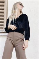 טופ קרופ קטיפה שחור