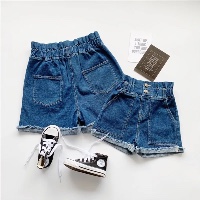 שורט ג׳ינס גזרה גבוהה