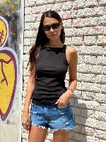 גופיה מחשוף סימטרי