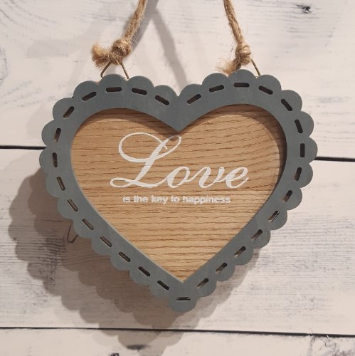 לב מסגרת תחרה Love