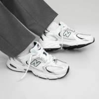 New Balance 530 Trainers
