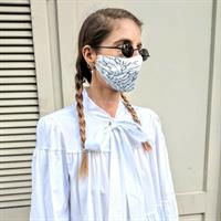 שמלת BOW לבנה + מסכת תחרה לבנה מתנה