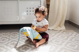 קלארק, בובת ארנב גיבור על