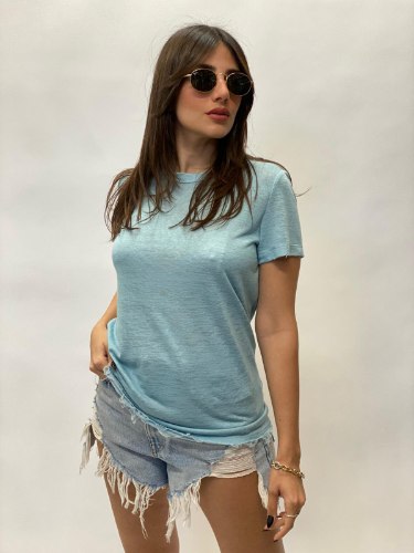 טי שירט ניקי גזור קצר תכלת