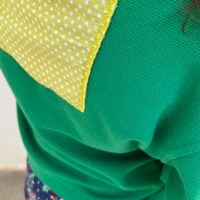 חולצה מדגם איה (שרוול קצר) מבד פיקפיקה בצבע ירוק בנטון